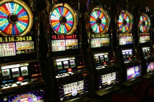 What Are The Ways That Fruit Machine Games Differ From Slot Machines?